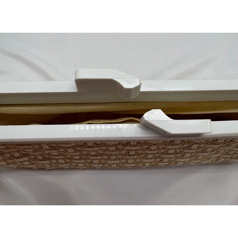 Vintage Woven Straw Raffia Clutch Purse Plastic‎ Snap Closure Chain Strap